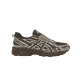 ASICS Gel-Venture 6 Story mfg. Reddish Brown Gingham – limited edition trail sneakers, ASICS x Story mfg. collaboration, reddish brown gingham pattern, retro outdoor running shoes