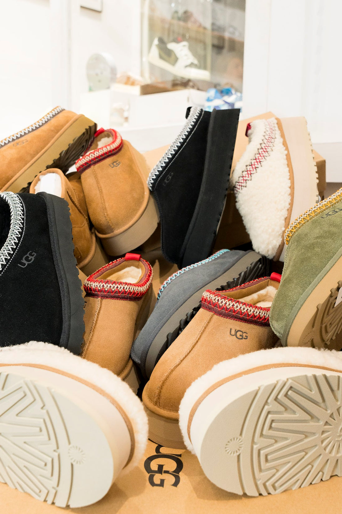 The Evolution of UGG : From Australian Surfers to Global Trends