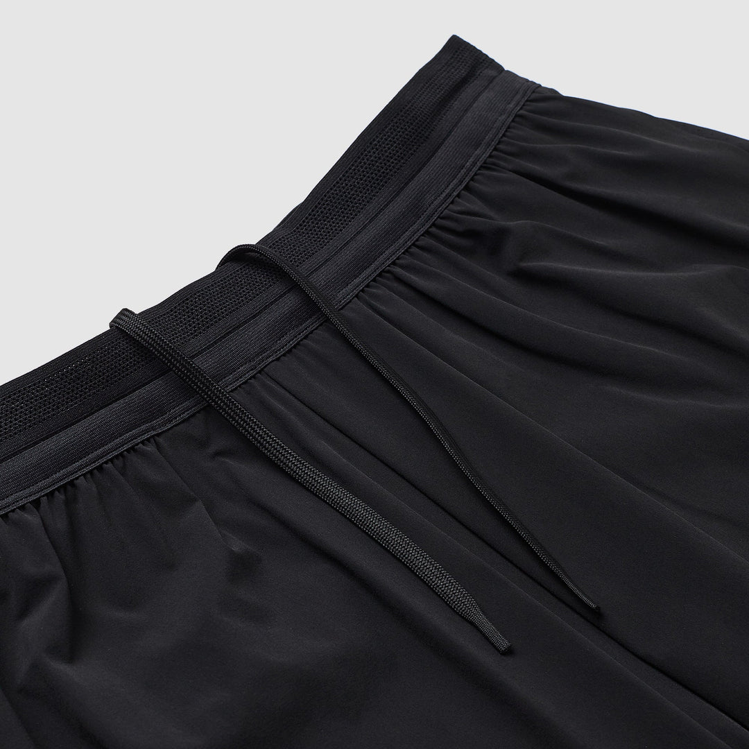 On Running 5" Performance Shorts W - Black – image 4