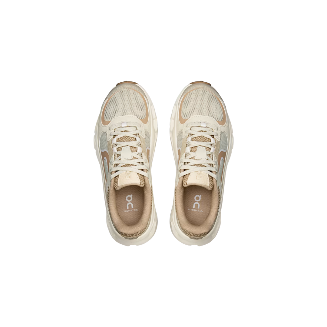 On Running Cloudtilt Arc W in Grain/Ivory with textured overlays and cushioned sole