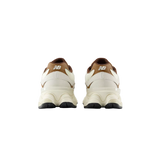 New Balance 9060 – Breakfast Tea | Angora