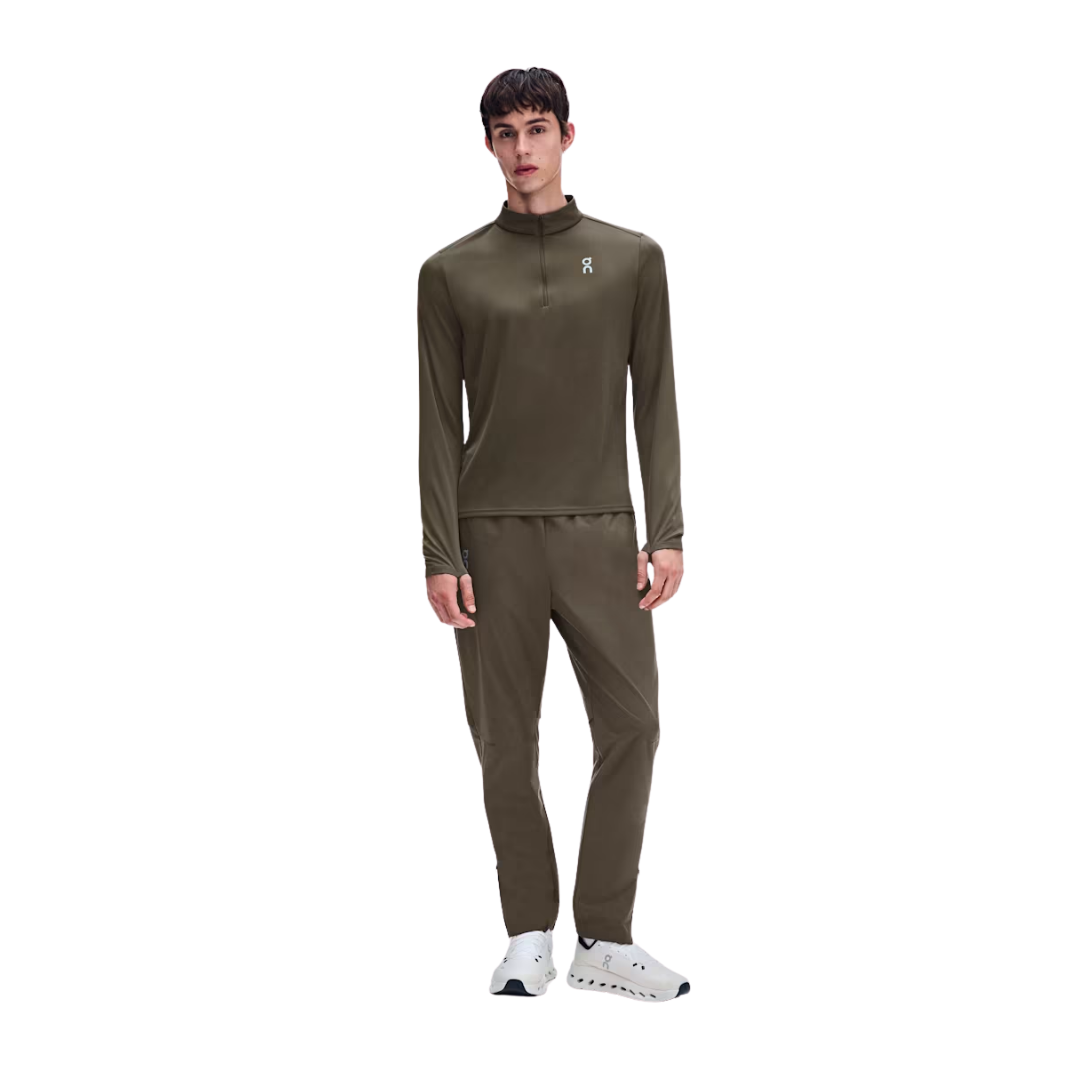On Running Core Pants M in Bark with stretch fabric and side zip hems