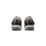 New Balance 1906A – Silver Metallic | Castlerock | Gold Metallic