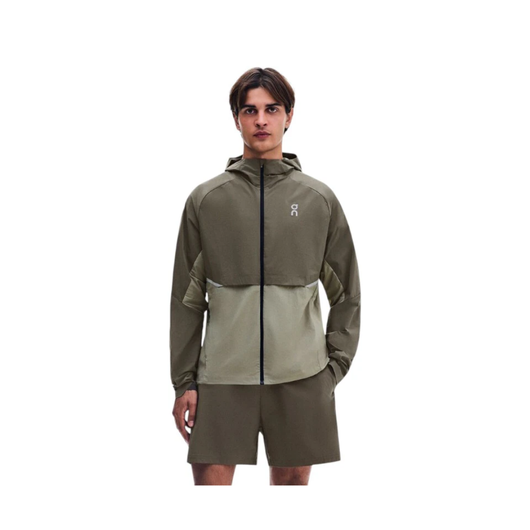 On Running Core Jacket M in Bark and Vetiver for running and everyday wear