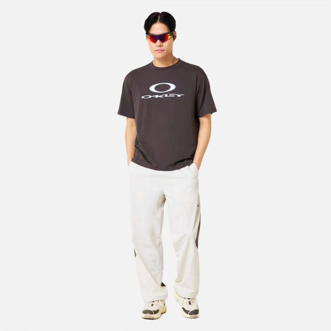 OAKLEY NEW RETRO TEE X-METAL 3.0 SHADOW BLACK – image 1 | COLLECT Barcelona