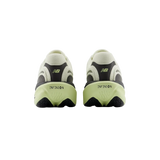 New Balance 1080v15 - Pistachio Butter | Black
