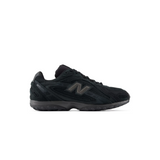 New Balance 204L Triple Black sneakers
