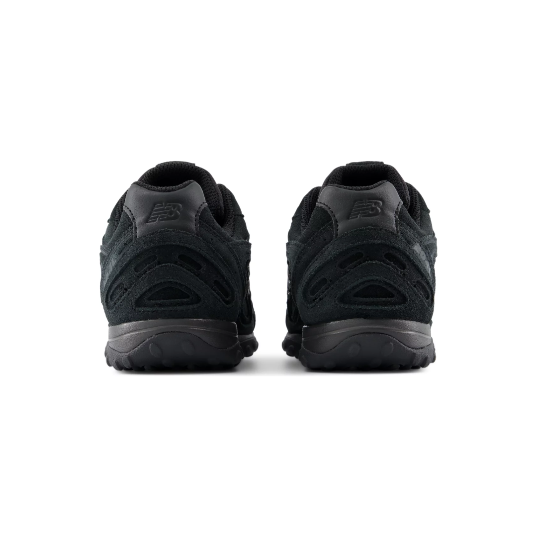 New Balance 204L Triple Black sneakers – view 4